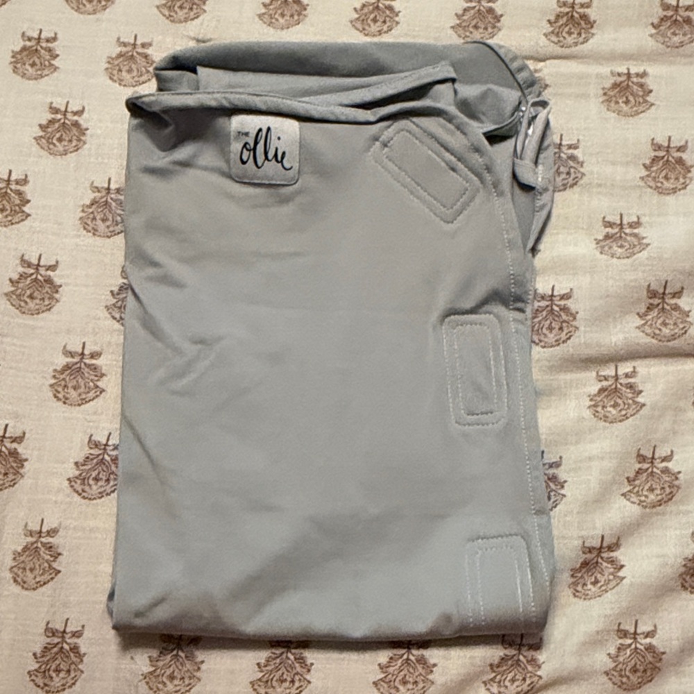Ollie Swaddle in Light Gray